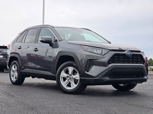Used 2020 Toyota RAV4 LE AWD/4WD image 1