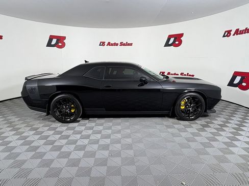 Used 2019 Dodge Challenger GT w/ Plus Package RWD image 7