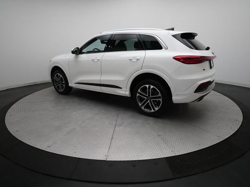 Used 2025 Audi Q5 Premium w/ Convenience Package AWD/4WD image 35