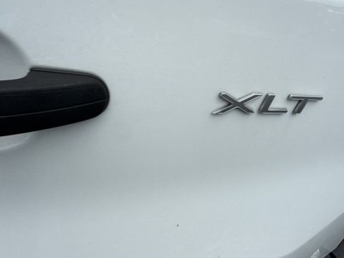 Used 2024 Ford Transit 350 XLT RWD image 5