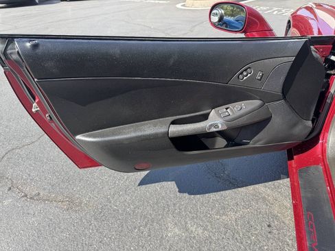 Used 2005 Chevrolet Corvette Convertible w/ Preferred Equipment Group RWD image 13