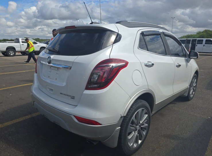 Used 2019 Buick Encore Preferred AWD/4WD image 2