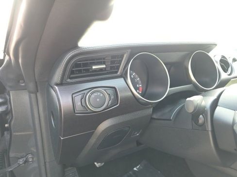 Used 2016 Ford Mustang Shelby GT350 w/ Technology Package image 15