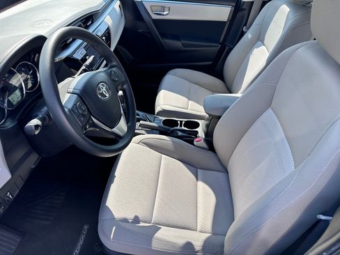 Used 2015 Toyota Corolla LE FWD image 5