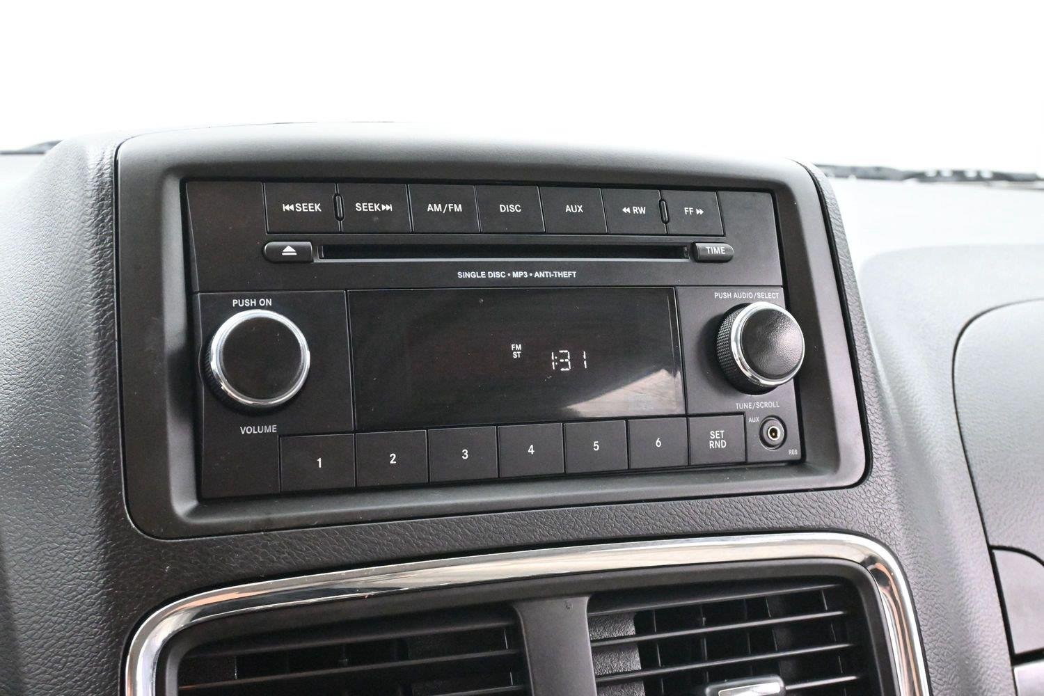 Used 2017 Dodge Grand Caravan SE FWD image 19