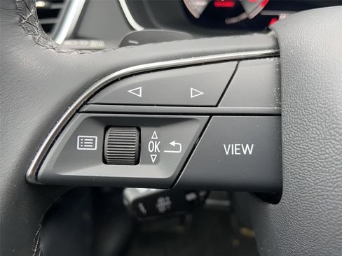 Used 2025 Audi Q5 2.0T Premium image 26