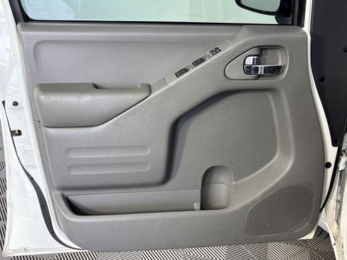 Used 2017 Nissan Frontier SV RWD image 14