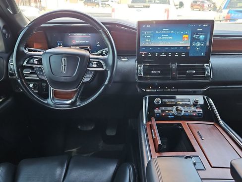 Used 2022 Lincoln Navigator Reserve AWD/4WD image 19