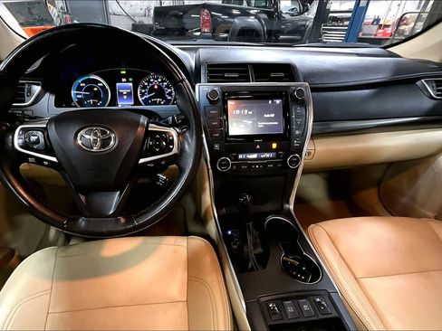 Used 2017 Toyota Camry XLE image 15