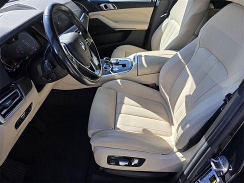 Certified 2022 BMW X5 xDrive40i image 9