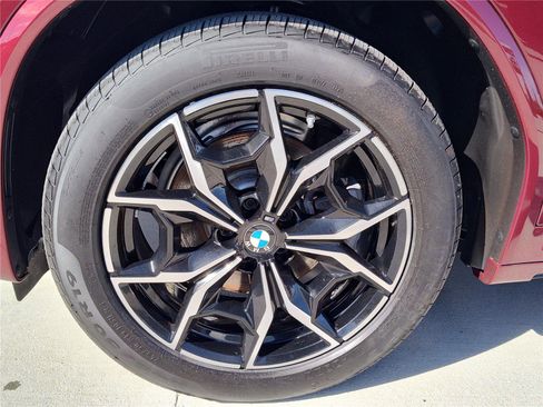 Certified 2025 BMW X4 xDrive30i image 13