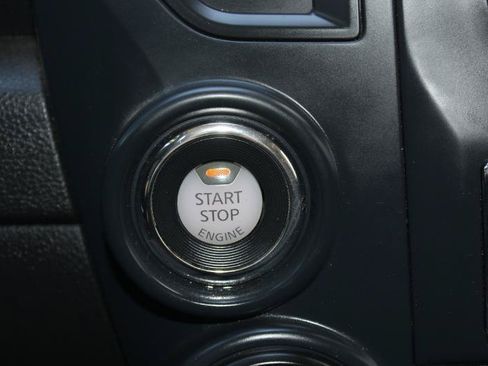 Used 2022 Nissan Titan SV AWD/4WD image 28
