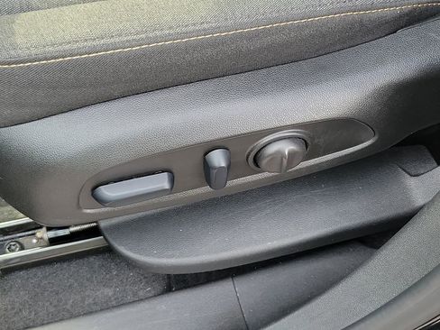 Certified 2024 Chevrolet Equinox LT AWD/4WD image 18