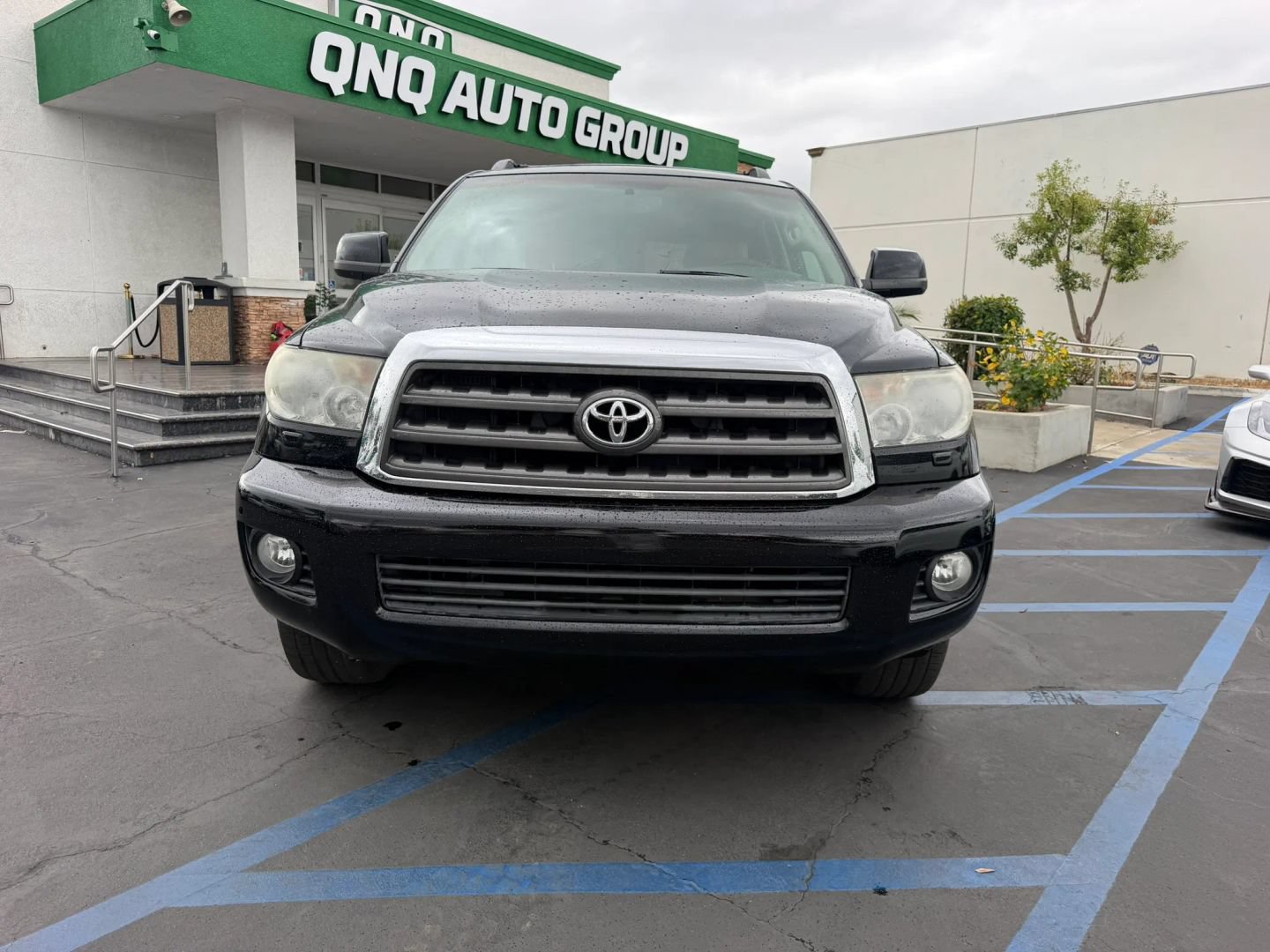 Used 2008 Toyota Sequoia SR5 AWD/4WD image 2