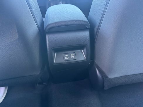 Used 2025 Toyota Corolla LE image 18