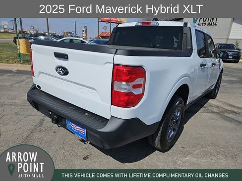 Used 2025 Ford Maverick XLT image 11