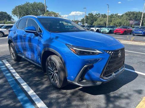 Used 2025 Lexus NX 250 FWD w/ Towing Package (2000 Lbs) image 1