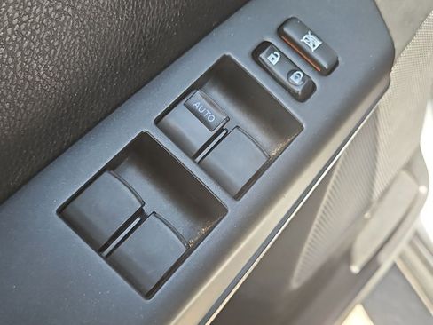 Used 2017 Toyota RAV4 XLE AWD/4WD image 10