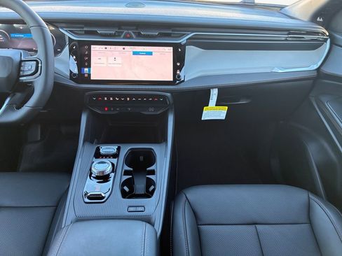 New 2026 Jeep Cherokee Laredo image 3