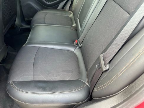 Used 2020 Chevrolet Trax LT w/ LT Convenience Package FWD image 20