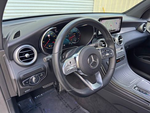 Used 2022 Mercedes-Benz GLC 300 image 12