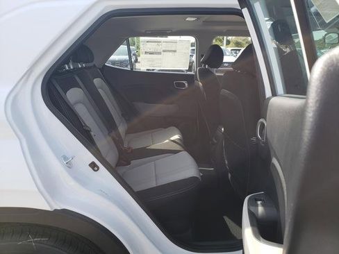 New 2025 Hyundai Venue SEL image 13