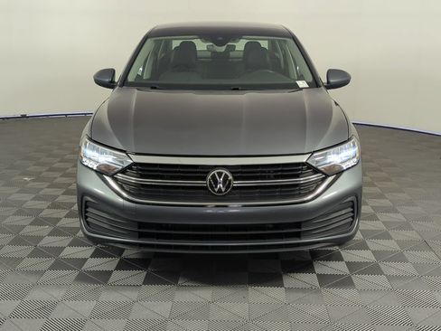 Used 2024 Volkswagen Jetta SE FWD image 9
