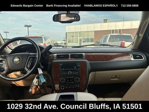 Used 2007 Chevrolet Suburban LT w/ LT Preferred Equipment Group AWD/4WD image 17