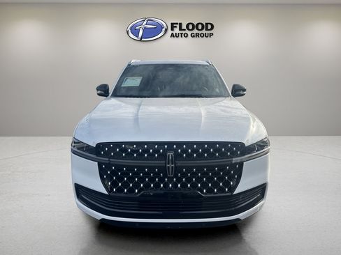 New 2025 Lincoln Navigator Black Label image 2