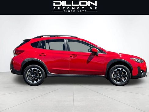 Used 2022 Subaru Crosstrek 2.0i Premium w/ Moonroof Package AWD/4WD image 3
