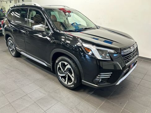 Used 2023 Subaru Forester Touring AWD/4WD image 2
