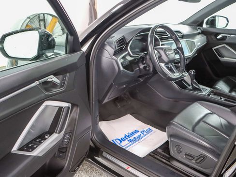 Used 2022 Audi Q3 2.0T Premium Plus w/ Premium Plus Package image 3