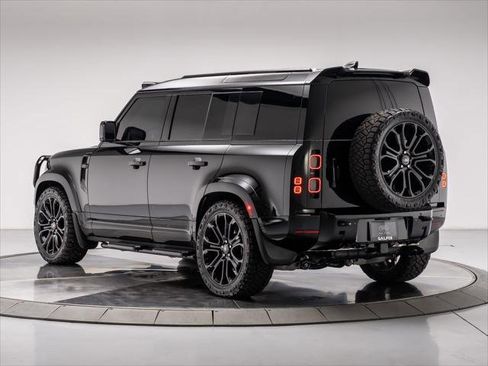 New 2025 Land Rover Defender 110 X-Dynamic SE AWD/4WD image 3