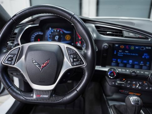 Used 2016 Chevrolet Corvette Z06 w/ 3LZ Preferred Equipment Group image 29