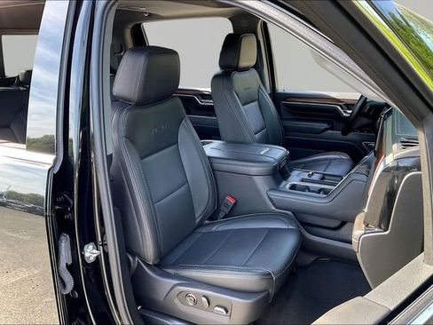 Used 2024 GMC Sierra 2500 Denali w/ Denali Reserve Package AWD/4WD image 20
