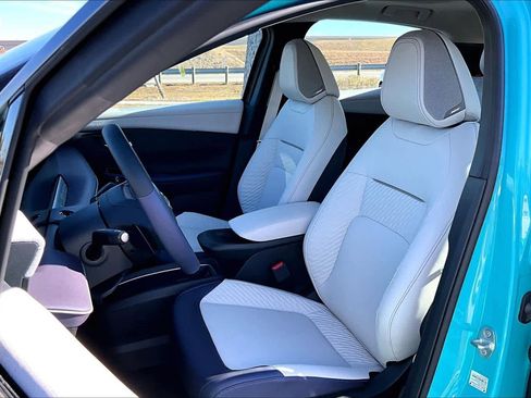 New 2026 Nissan Leaf Platinum+ image 9