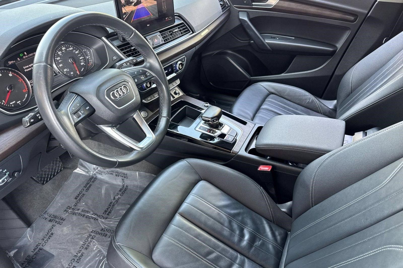 Used 2023 Audi Q5 2.0T Premium w/ Convenience Package AWD/4WD image 4