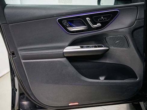 Used 2025 Mercedes-Benz GLC 300 image 18