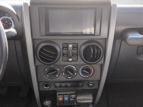 Used 2009 Jeep Wrangler Unlimited Rubicon w/ Trailer Tow Group image 13