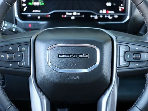 Used 2025 GMC Sierra 2500 Denali Ultimate image 32