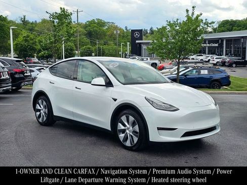 Used 2022 Tesla Model Y Long Range AWD/4WD image 1
