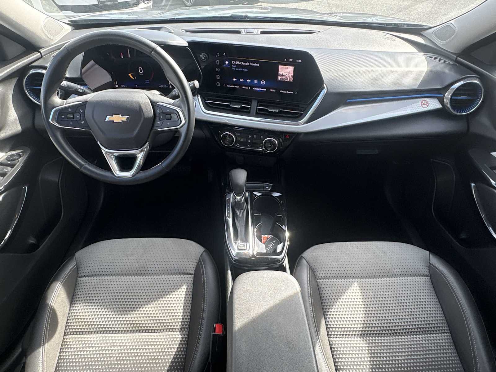 Used 2024 Chevrolet Trax LT w/ Driver Confidence Package FWD image 19