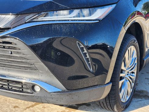 Used 2023 Toyota Venza XLE AWD/4WD image 9