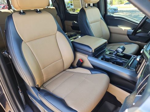 Used 2021 Ford F150 Lariat w/ Max Trailer Tow Package AWD/4WD image 15