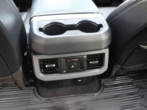 Used 2024 Ford F250 Lariat w/ Lariat Ultimate Package AWD/4WD image 18