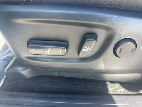 Used 2024 Toyota 4Runner TRD Off-Road Premium image 10