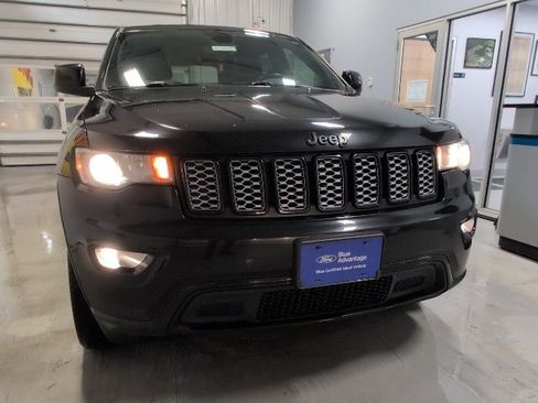 Used 2019 Jeep Grand Cherokee Altitude image 36
