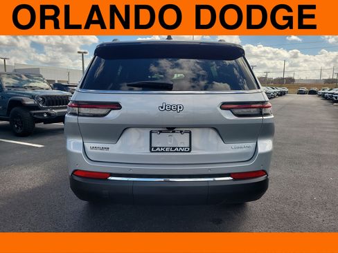 New 2026 Jeep Grand Cherokee L Laredo image 7