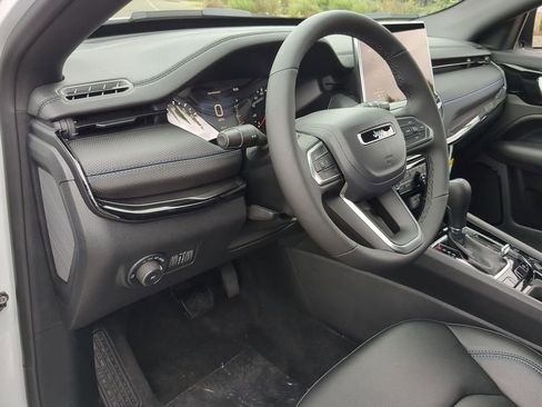 Used 2026 Jeep Compass Limited image 18