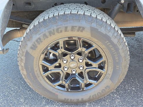 Used 2023 Ford F150 Platinum image 17